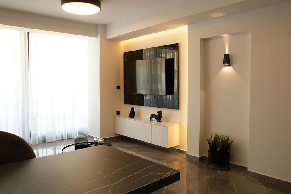 P J Luxury Suites سيرس المظهر الخارجي الصورة